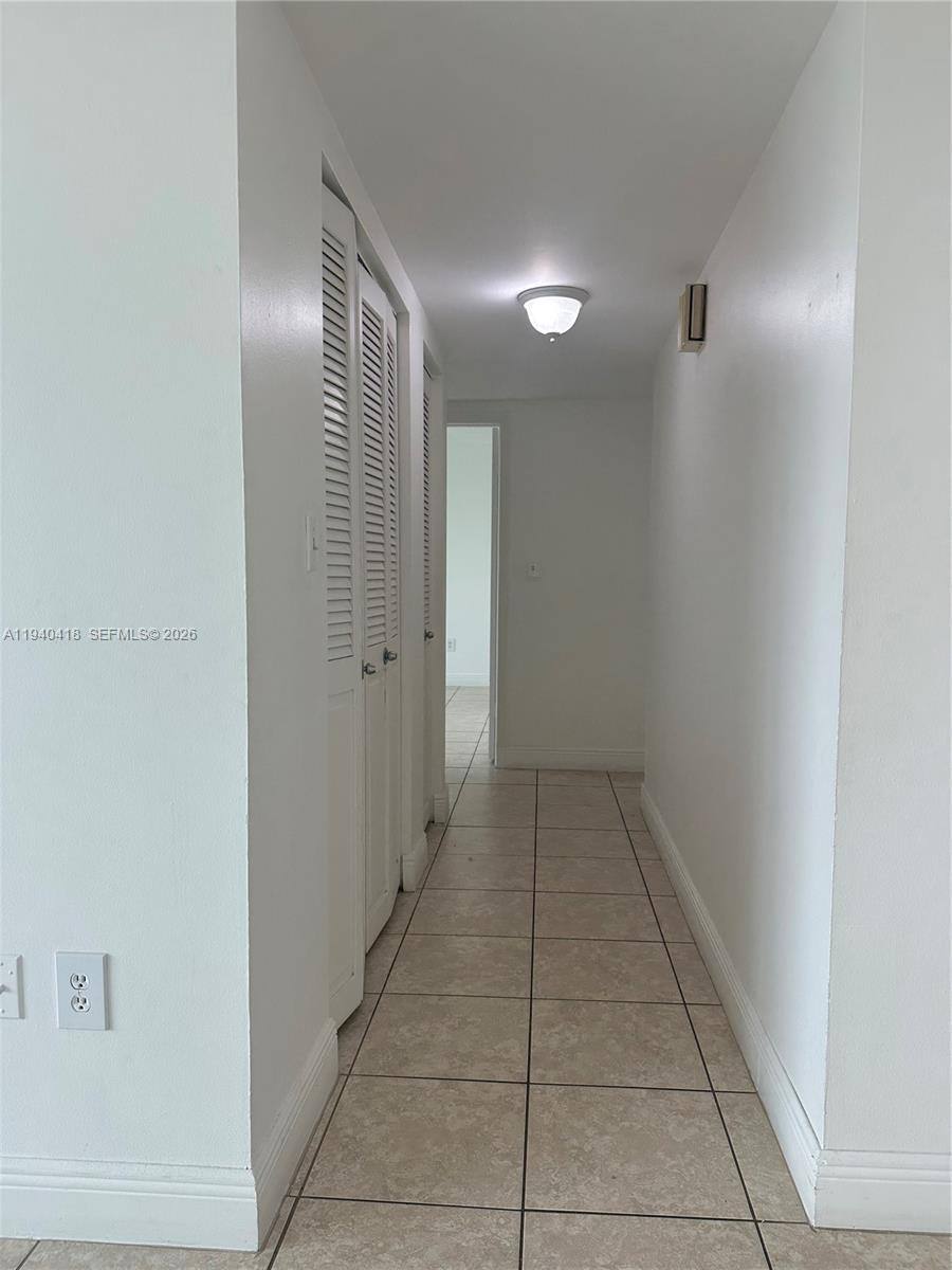 Apartment for rent at 919 Hillcrest Dr #303, Hollywood, FL 33021