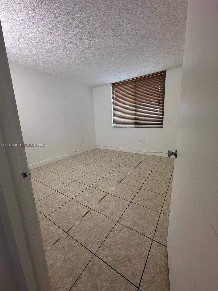 Apartment for rent at 919 Hillcrest Dr #303, Hollywood, FL 33021