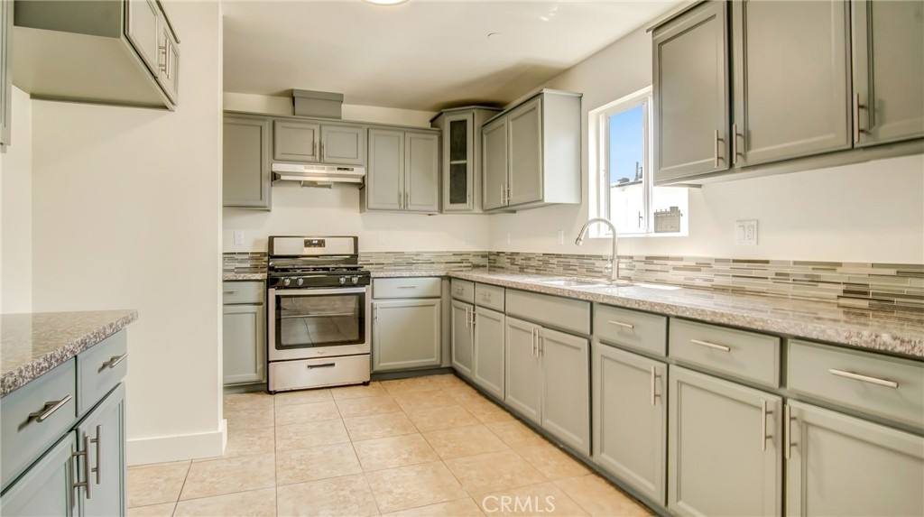 Apartment for rent at 330 E 101st St #330, Los Angeles, CA 90003
