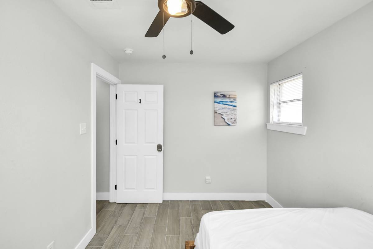 Apartment for rent at 5435 Pardee St #20, Houston, TX 77026