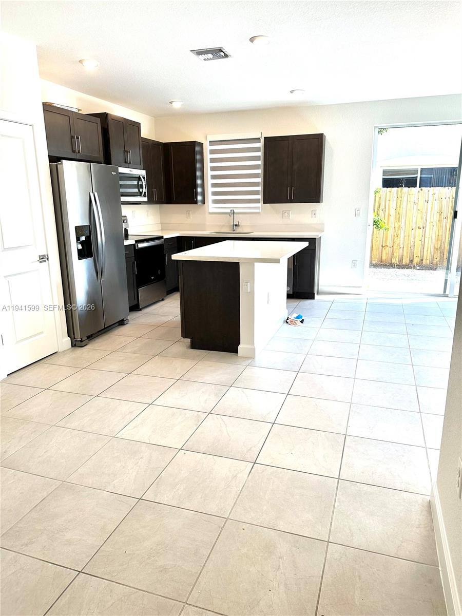 Townhouse for rent at 2418 SE 10th St, Homestead, FL 33035