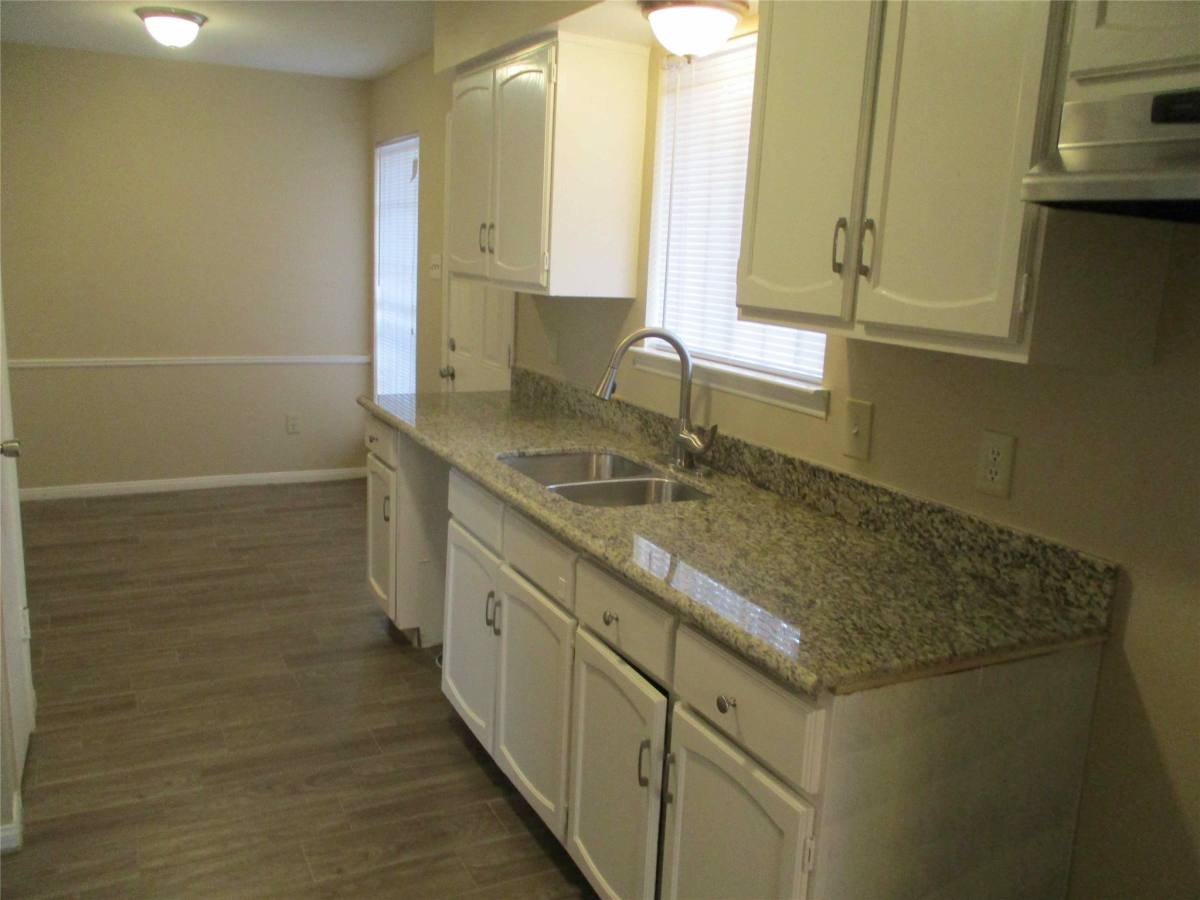 Townhouse for rent at 5506 Deep Forest Dr, Houston, TX 77092