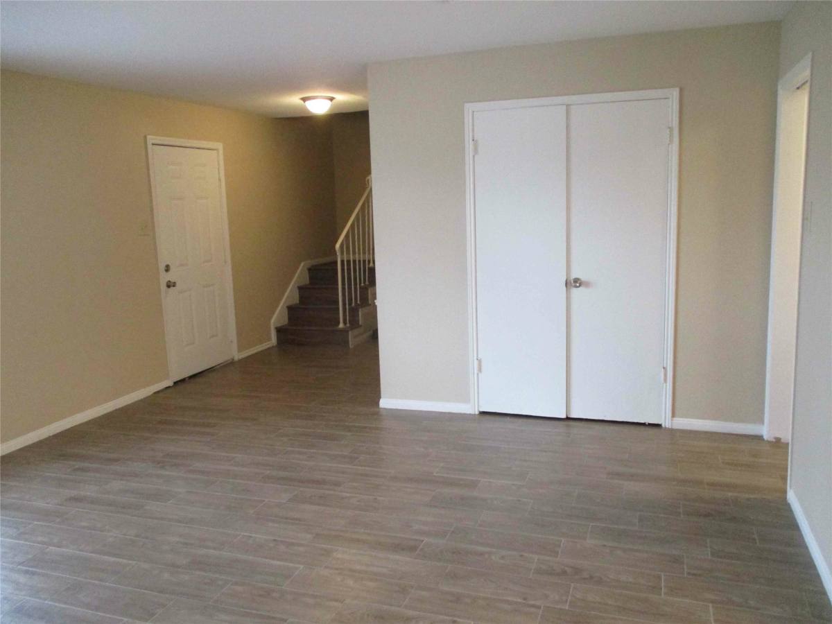 Townhouse for rent at 5506 Deep Forest Dr, Houston, TX 77092