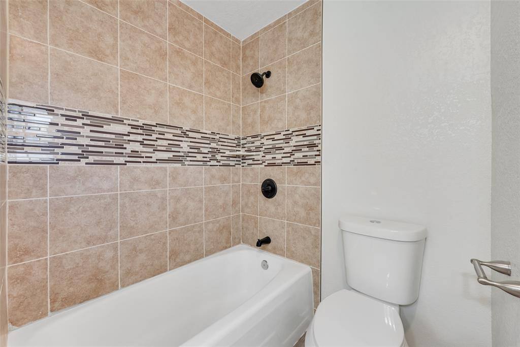 Apartment for rent at 219 Hillcrest Dr #219, Sanger, TX 76266