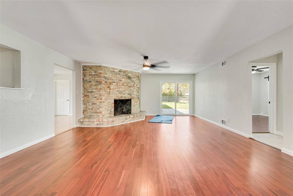 Apartment for rent at 219 Hillcrest Dr #219, Sanger, TX 76266