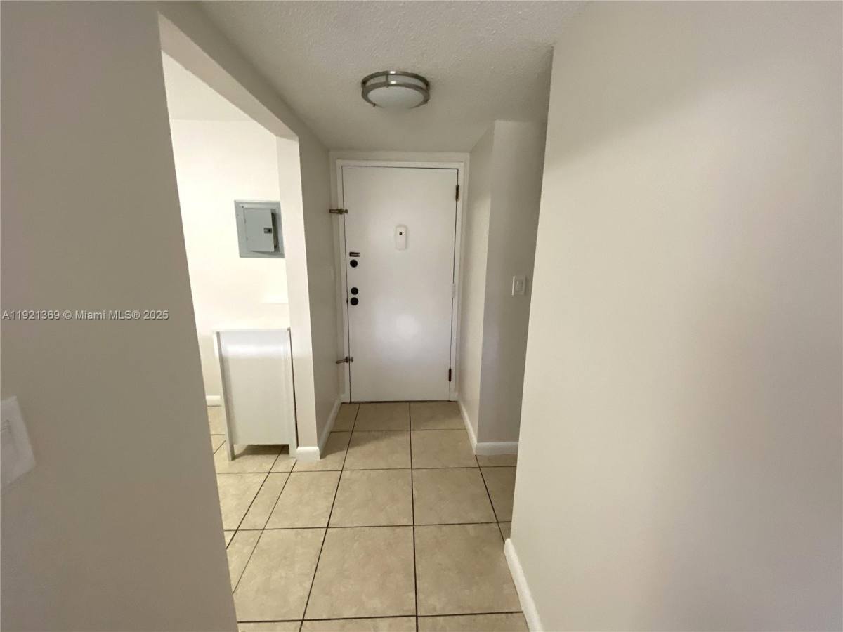 Apartment for rent at 16465 NE 22nd Ave #513, North Miami Beach, FL 33160