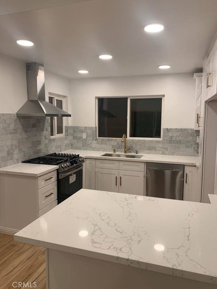 Apartment for rent at 2615 Van Buren Place, Los Angeles, CA 90007