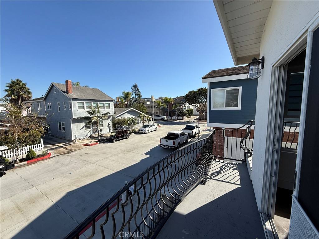 Apartment for rent at 307 Anade Ave #307, Newport Beach, CA 92661