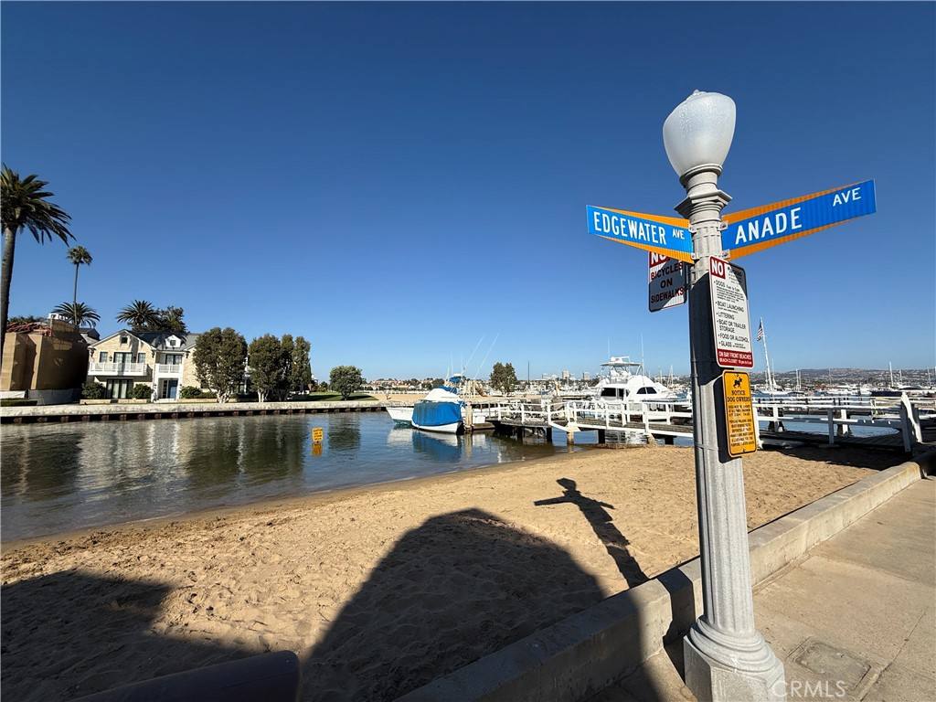 Apartment for rent at 307 Anade Ave #307, Newport Beach, CA 92661