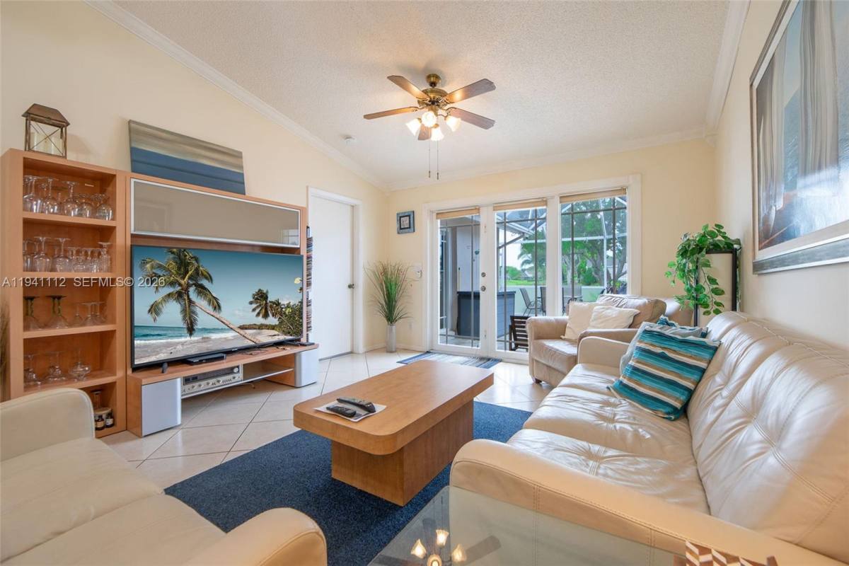 Townhouse for rent at 1248 W Lakes Dr, Pompano Beach, FL 33064