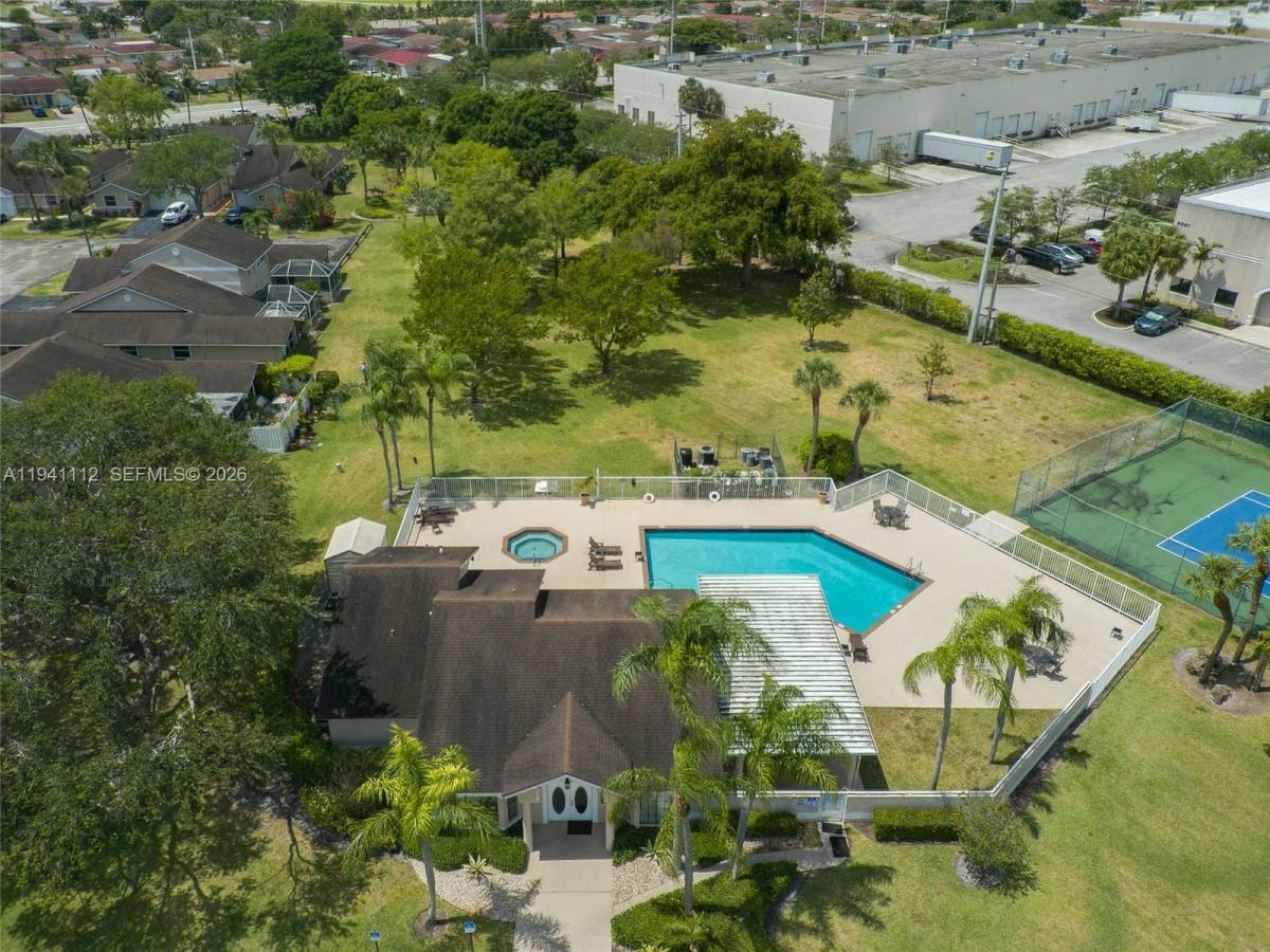 Townhouse for rent at 1248 W Lakes Dr, Pompano Beach, FL 33064