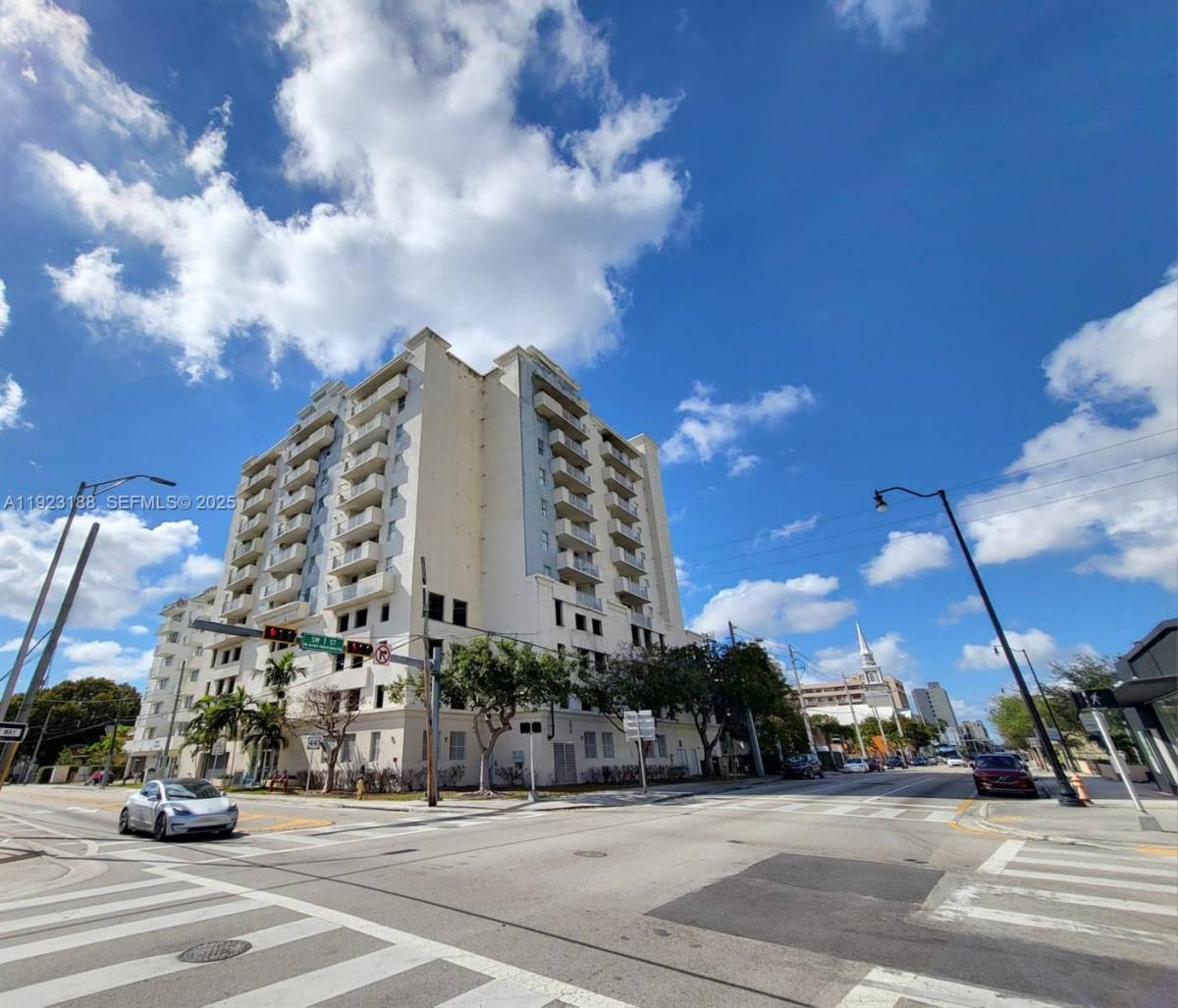Apartment for rent at 120 SW 8th Ave #802, Miami, FL 33130