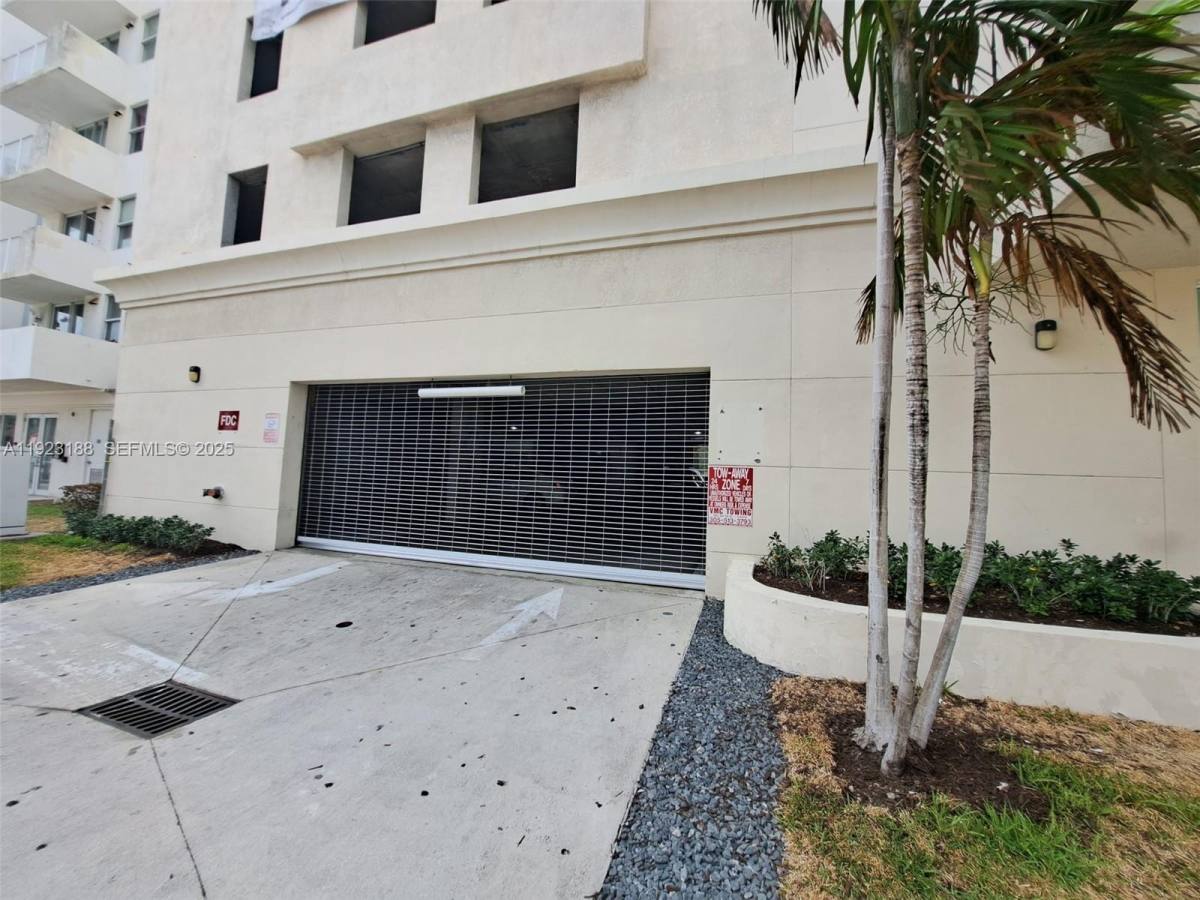 Apartment for rent at 120 SW 8th Ave #802, Miami, FL 33130