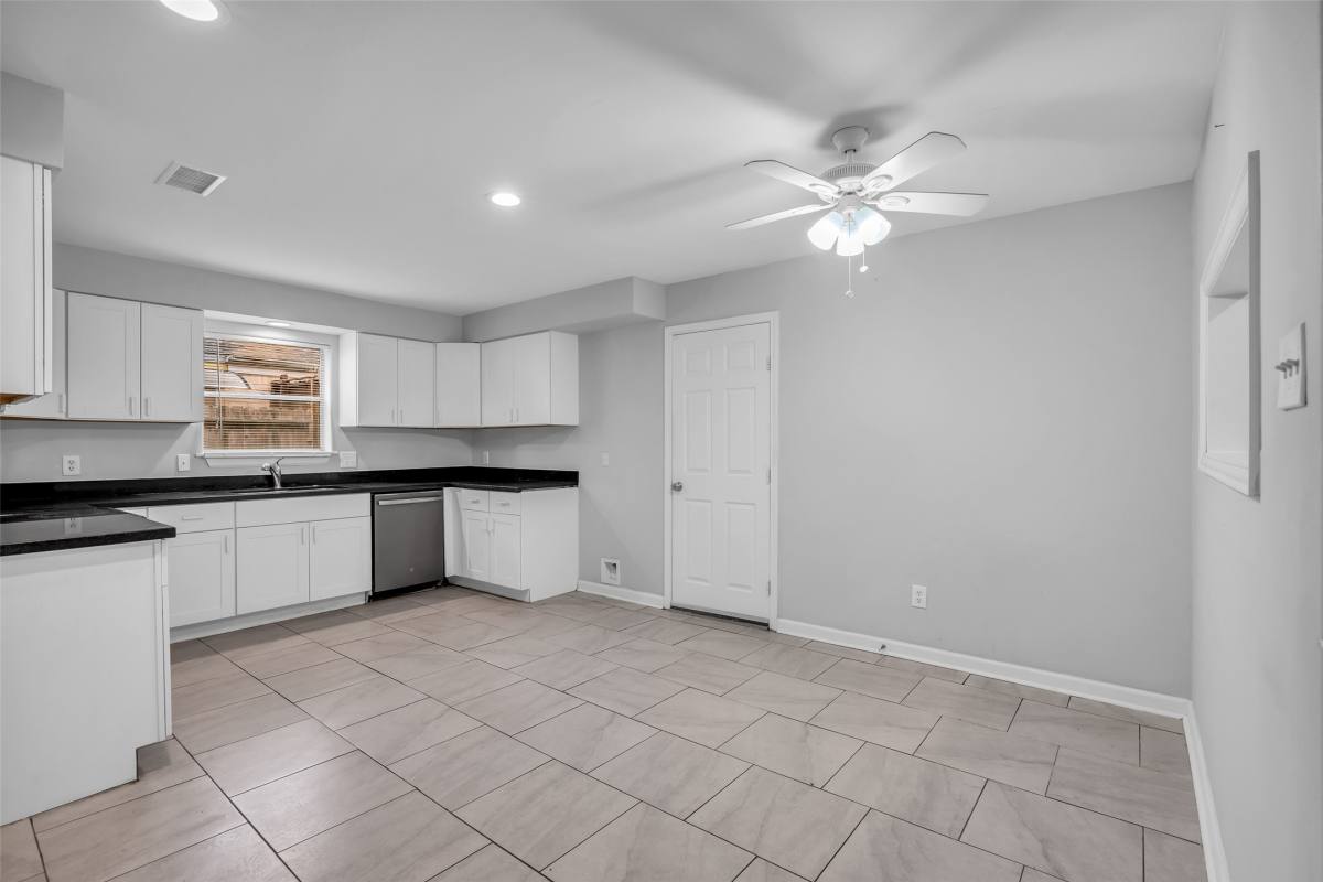 Apartment for rent at 4407 Hickory Grove Dr, Houston, TX 77084