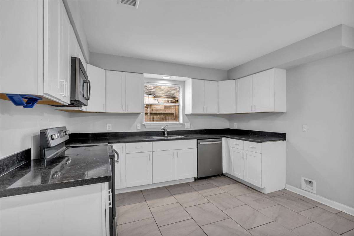 Apartment for rent at 4407 Hickory Grove Dr, Houston, TX 77084