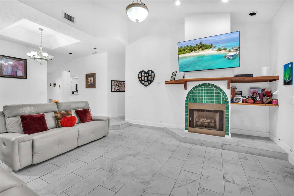 Apartment for rent at 22710 Meridiana Dr, Boca Raton, FL 33433