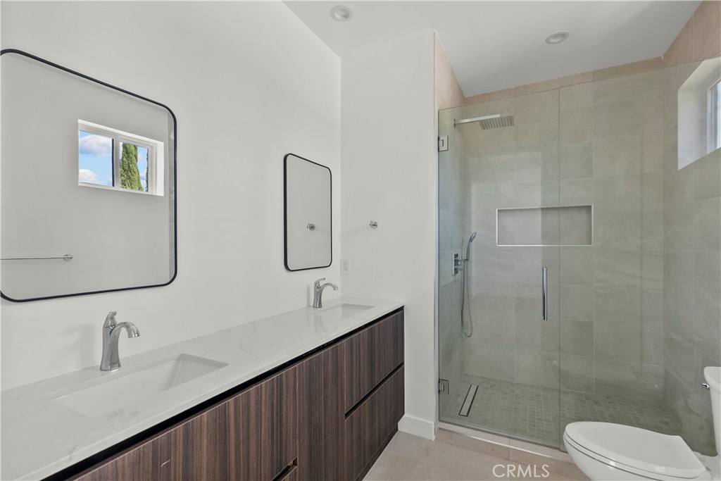 Apartment for rent at 13942 Vanowen St, Van Nuys, CA 91405