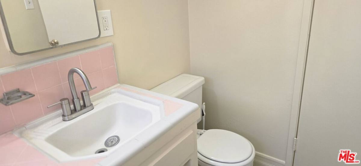 Apartment for rent at 2635 W Imperial Highway 2635-6, Inglewood, CA 90303