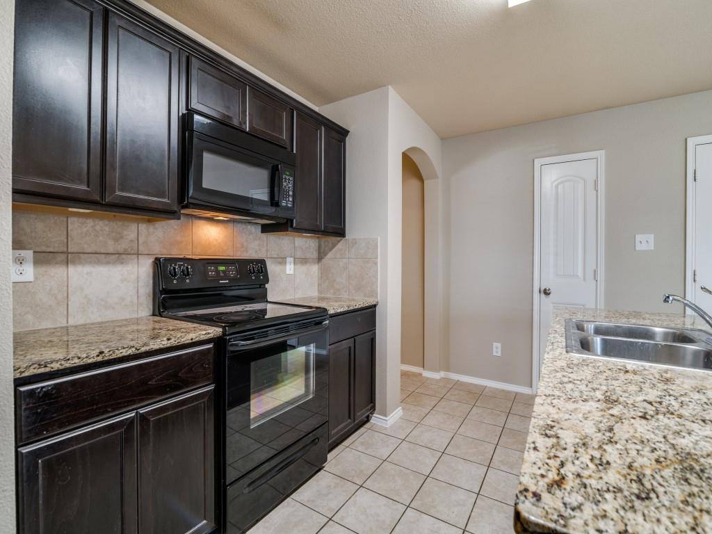 Apartment for rent at 2302 Tombstone Rd, Forney, TX 75126