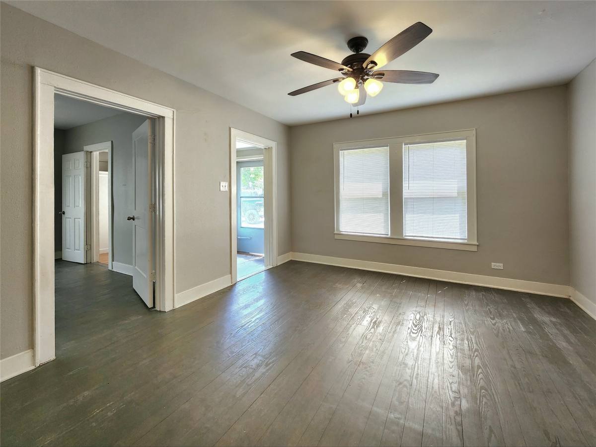 Apartment for rent at 6306 Stillman St, Houston, TX 77007