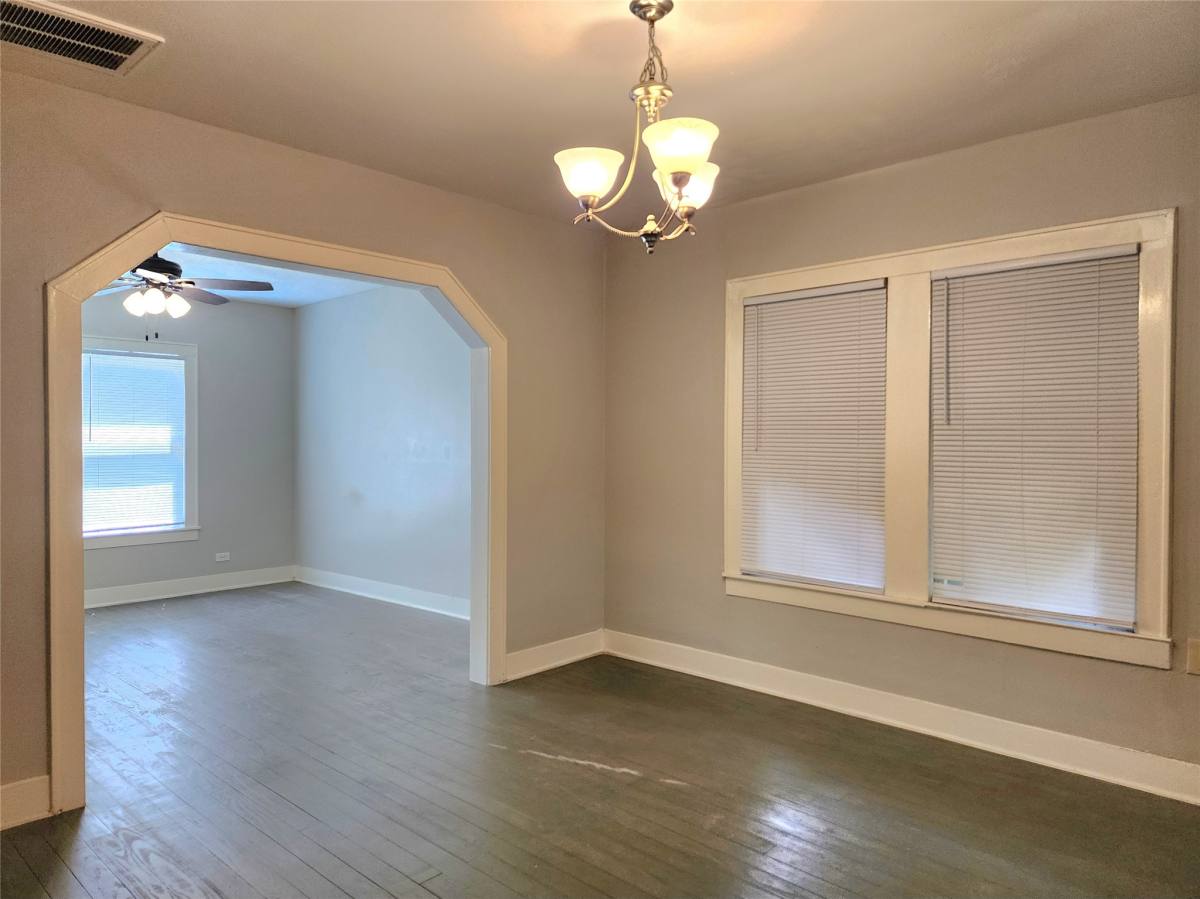 Apartment for rent at 6306 Stillman St, Houston, TX 77007