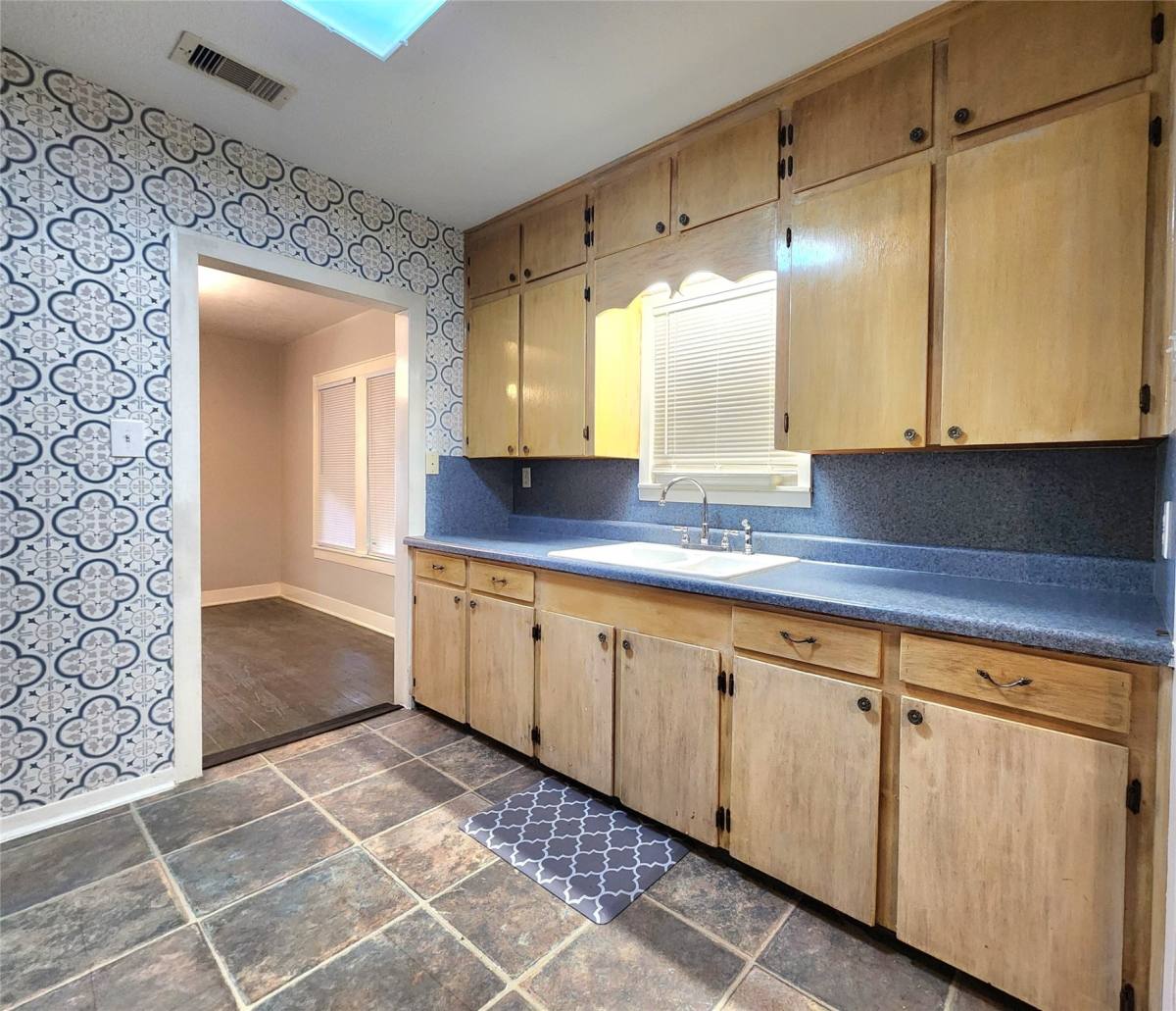 Apartment for rent at 6306 Stillman St, Houston, TX 77007