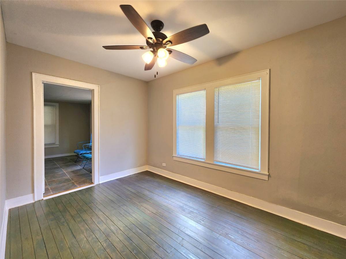 Apartment for rent at 6306 Stillman St, Houston, TX 77007