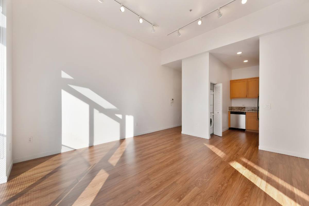 Apartment for rent at 1020 12th St #112, Sacramento, CA 95814
