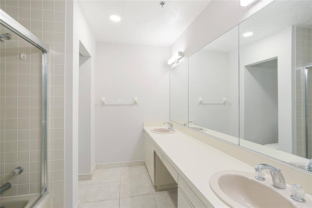 Apartment for rent at 988 Blvd of The Arts #115, Sarasota, FL 34236