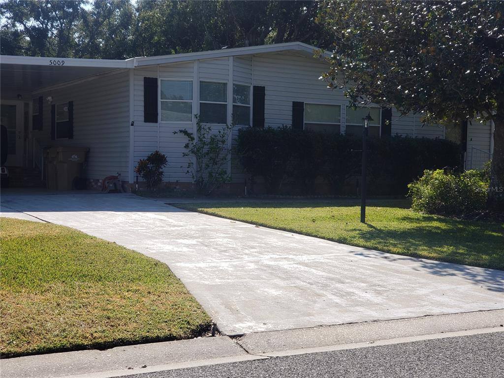 Apartment for rent at 5009 El Destino Dr, Leesburg, FL 34748