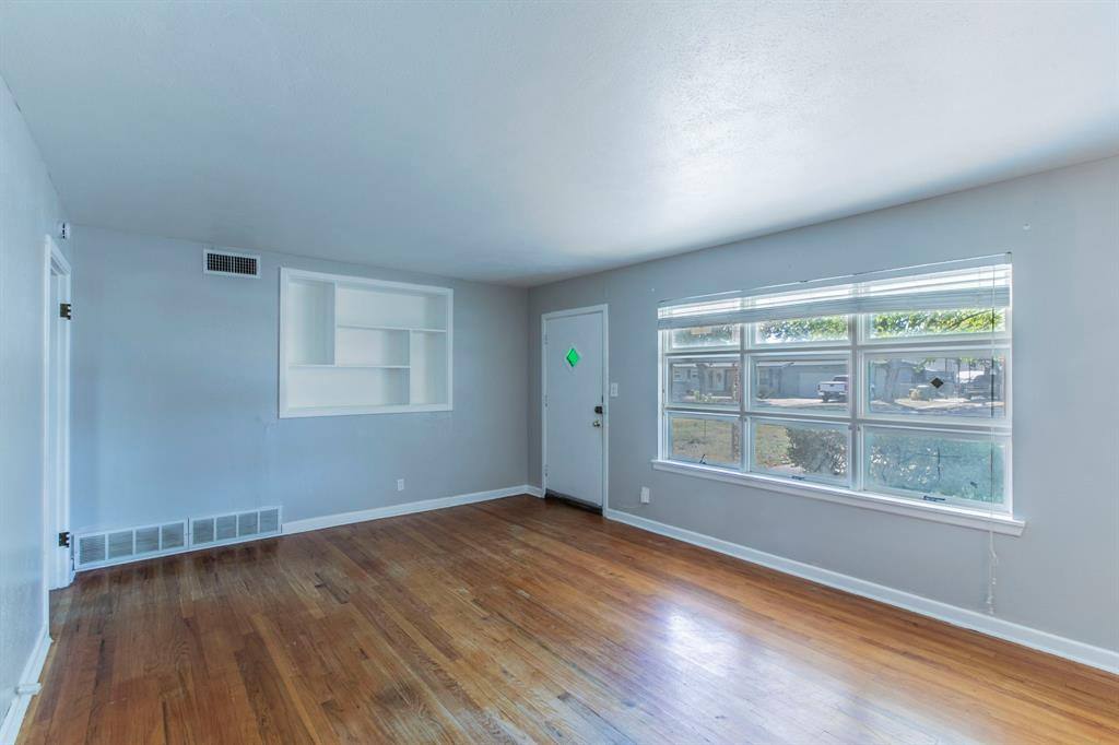 Apartment for rent at 4305 Cummings Dr, North Richland Hills, TX 76180
