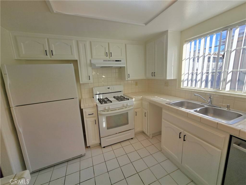Condo for rent at 4566 W 172nd St #5, Lawndale, CA 90260