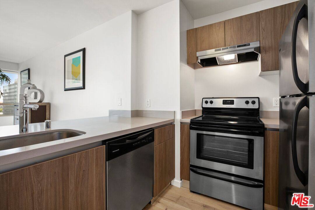 Apartment for rent at 3458 W 7th #1210, Los Angeles, CA 90005