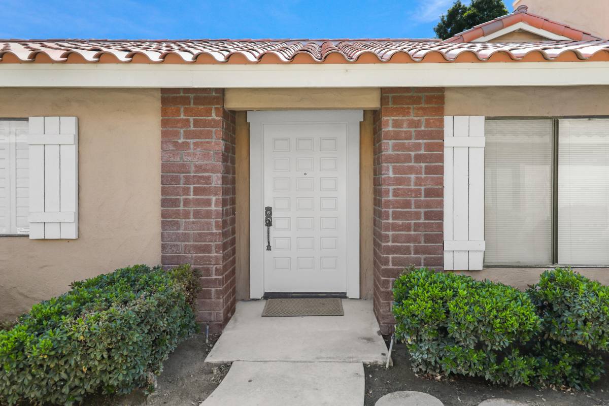 Apartment for rent at 175 Gran Via #175, Palm Desert, CA 92260