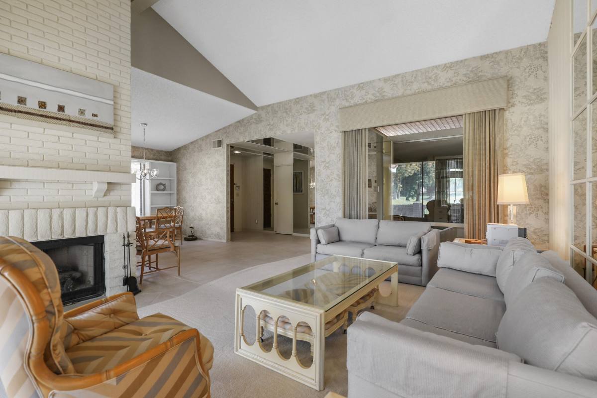 Apartment for rent at 175 Gran Via #175, Palm Desert, CA 92260