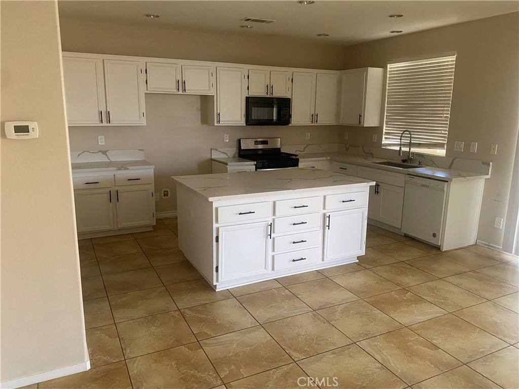 Apartment for rent at 12538 Aruba Court, Victorville, CA 92392