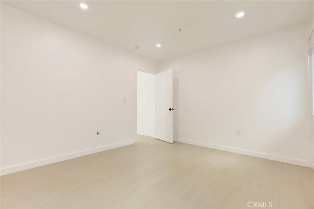Apartment for rent at 5654 1 2 Cartwright Ave, North Hollywood, CA 91601