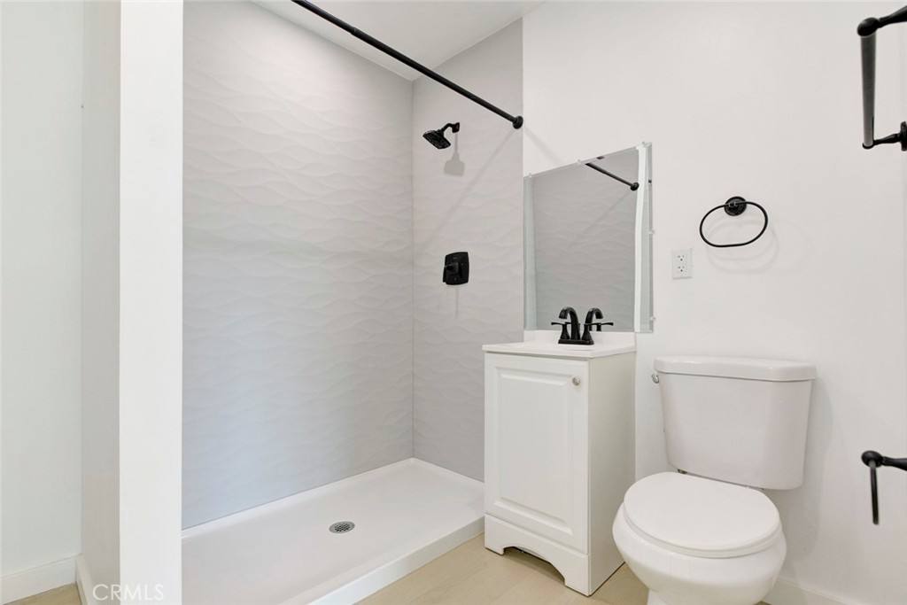 Apartment for rent at 5654 1 2 Cartwright Ave, North Hollywood, CA 91601