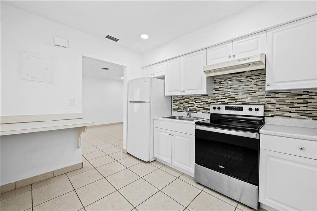 Townhouse for rent at 581 NW 17th Place #581, Fort Lauderdale, FL 33311