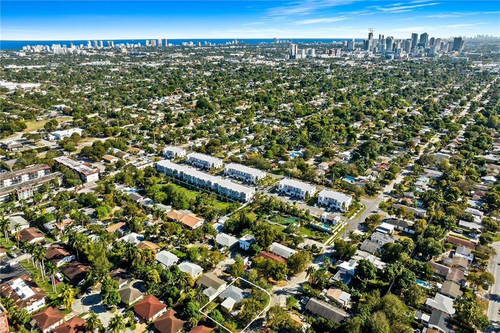 Townhouse for rent at 581 NW 17th Place #581, Fort Lauderdale, FL 33311