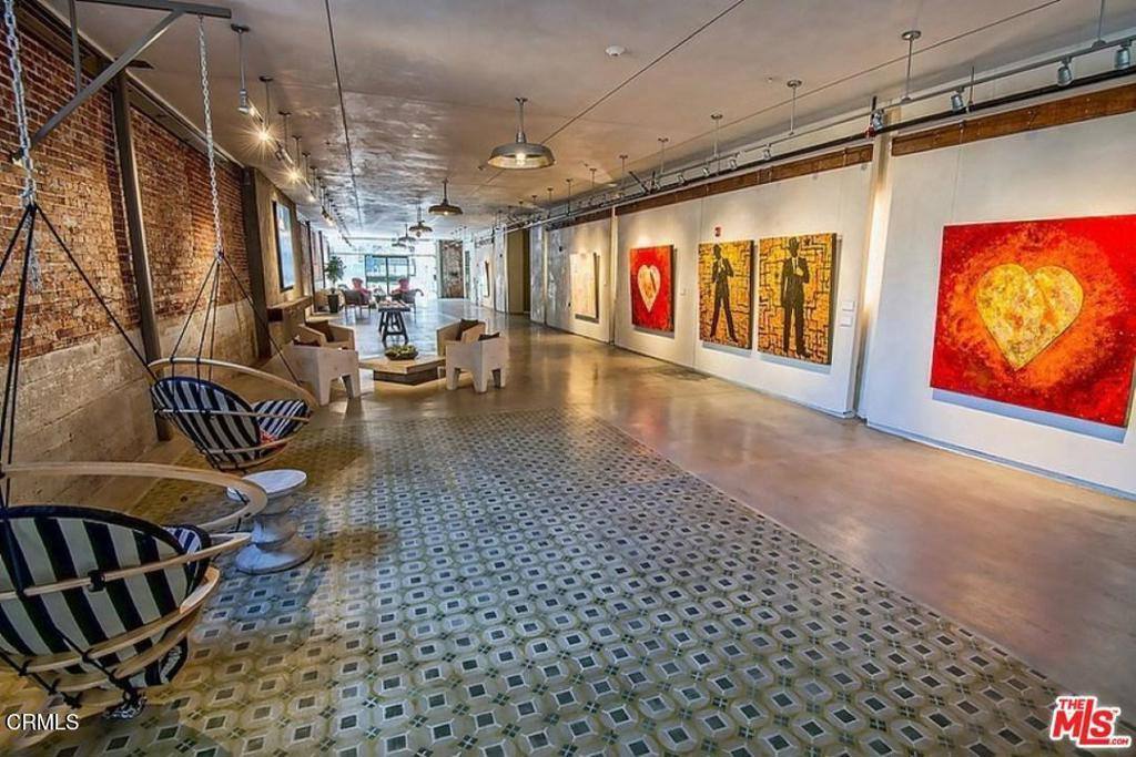 Townhouse for rent at 527 Molino St #110, Los Angeles, CA 90013