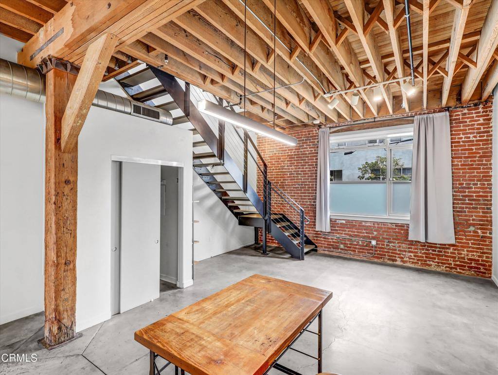 Townhouse for rent at 527 Molino St #110, Los Angeles, CA 90013