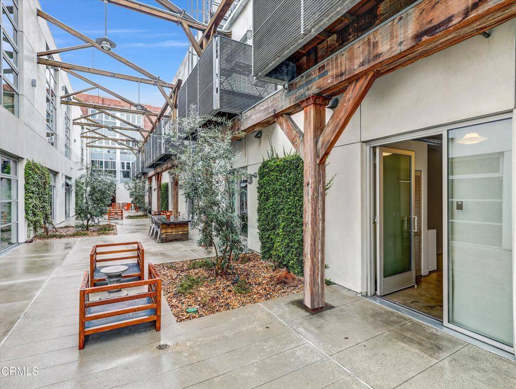 Townhouse for rent at 527 Molino St #110, Los Angeles, CA 90013