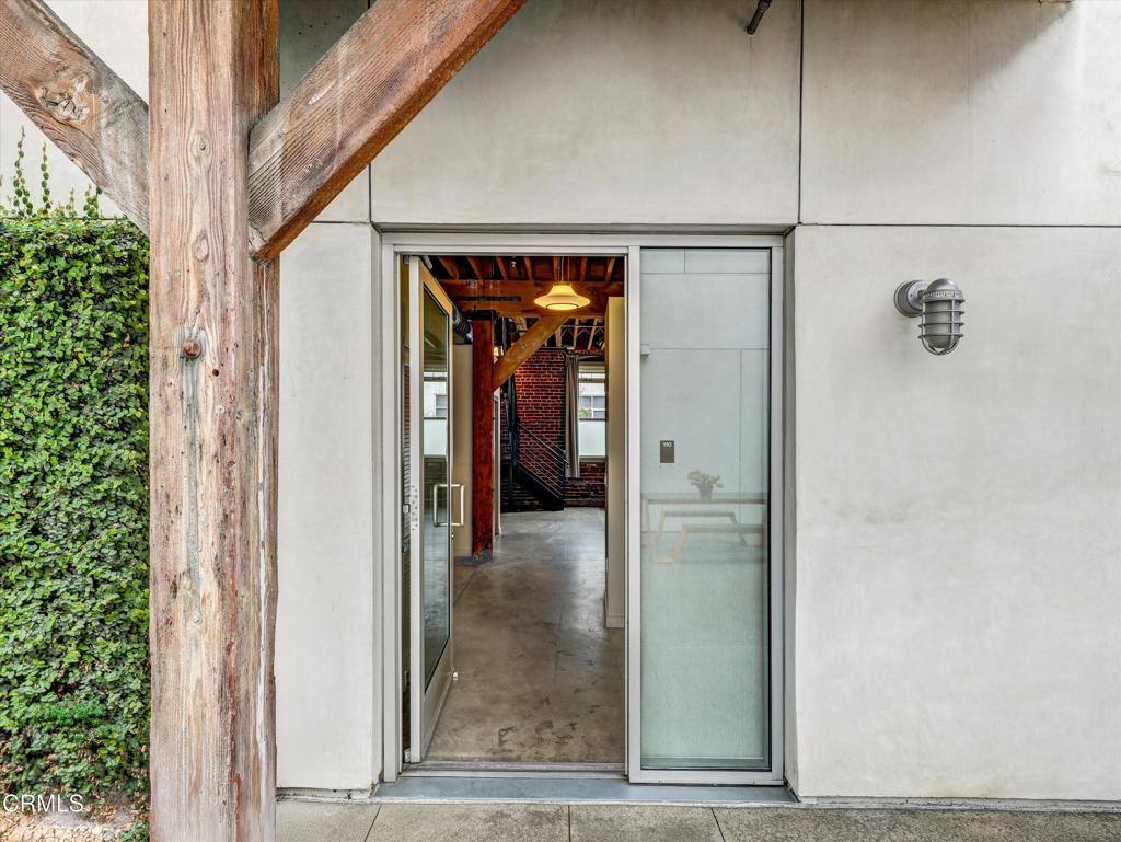 Townhouse for rent at 527 Molino St #110, Los Angeles, CA 90013