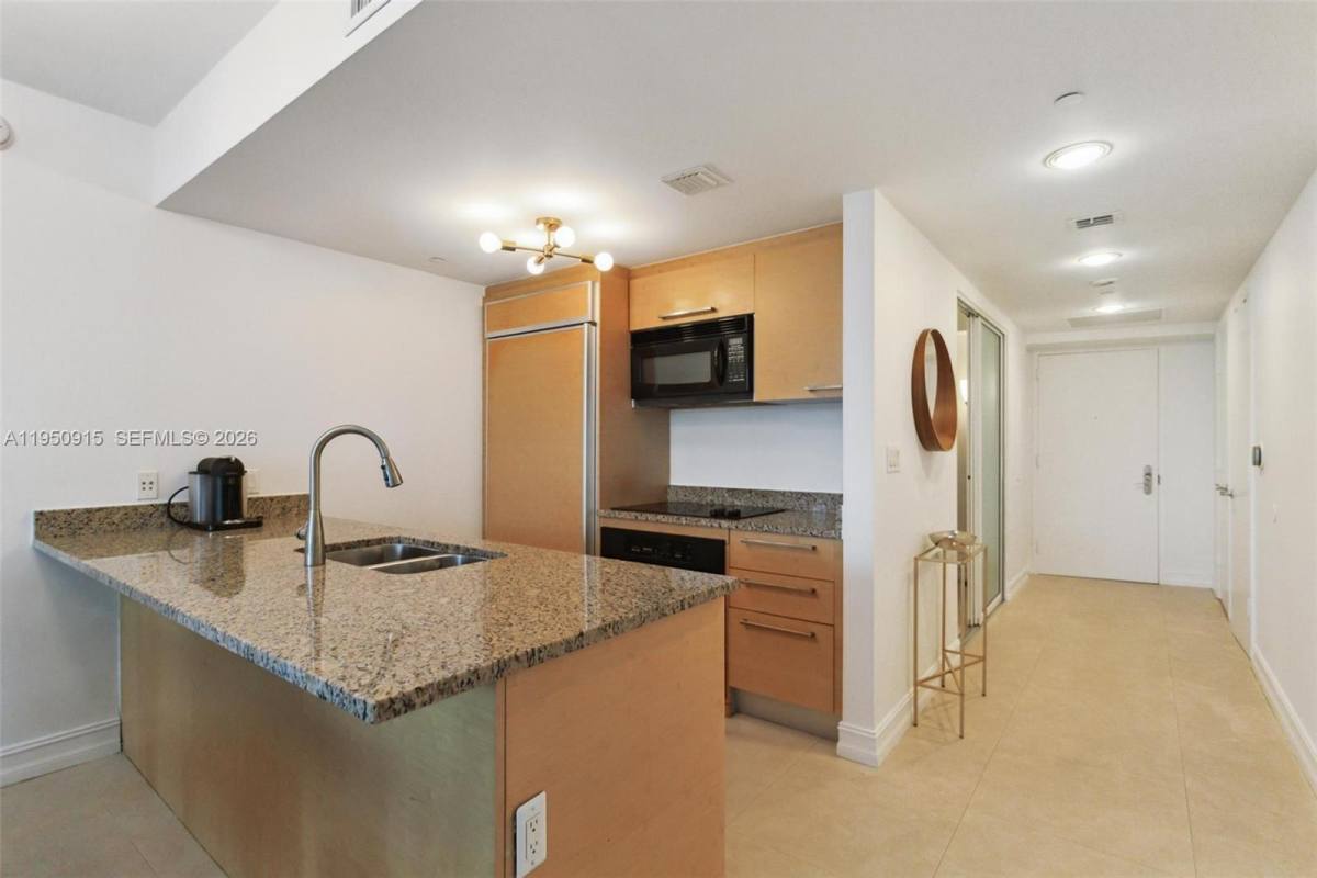 Apartment for rent at 1800 S Ocean Dr #809, Hallandale, FL 33009