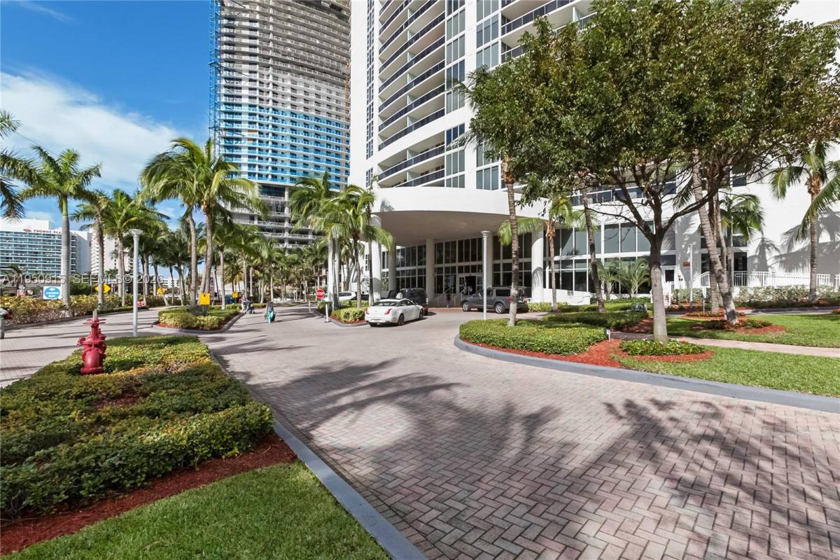 Apartment for rent at 1800 S Ocean Dr #809, Hallandale, FL 33009