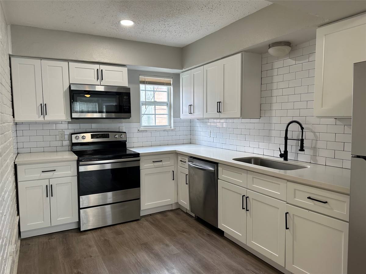 Apartment for rent at 9711 Linkmeadow Lane #11, Houston, TX 77025
