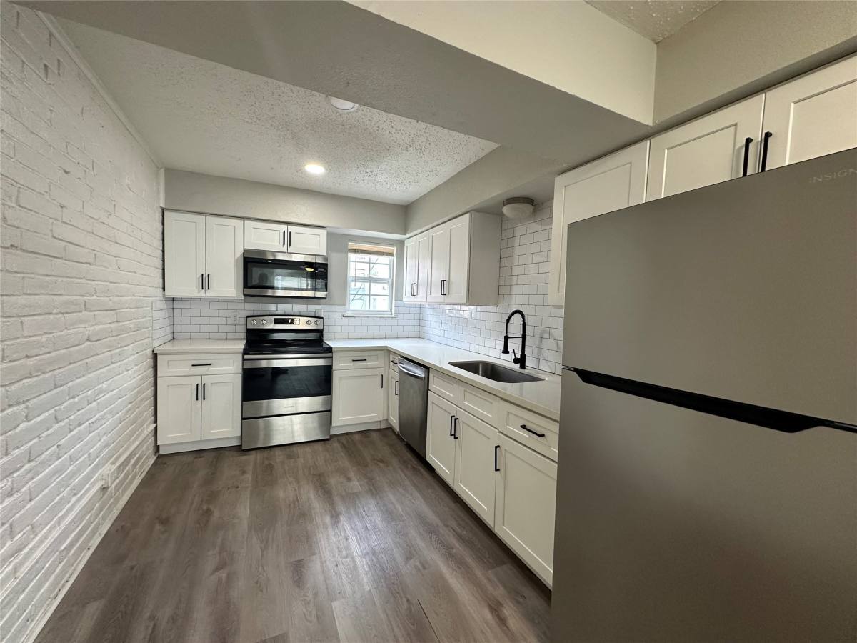 Apartment for rent at 9711 Linkmeadow Lane #11, Houston, TX 77025