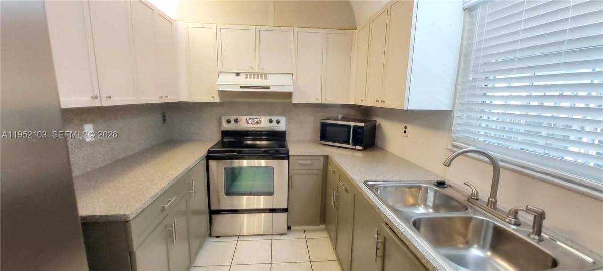 Apartment for rent at 4992 SW 123rd Terrace, Fort Lauderdale, FL 33330