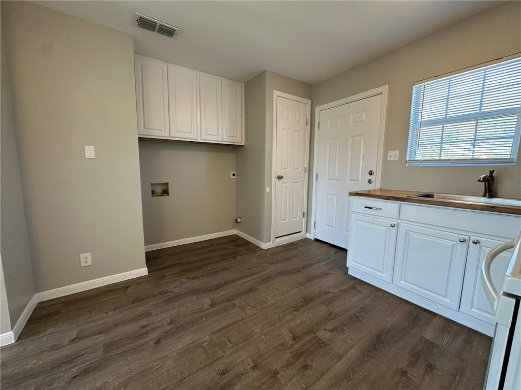 Apartment for rent at 3152 Meadow Lane, Robstown, TX 78380
